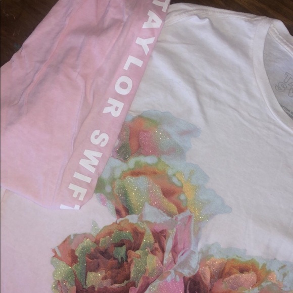 Rare Taylor Swift Shirt - Picture 13 of 16
